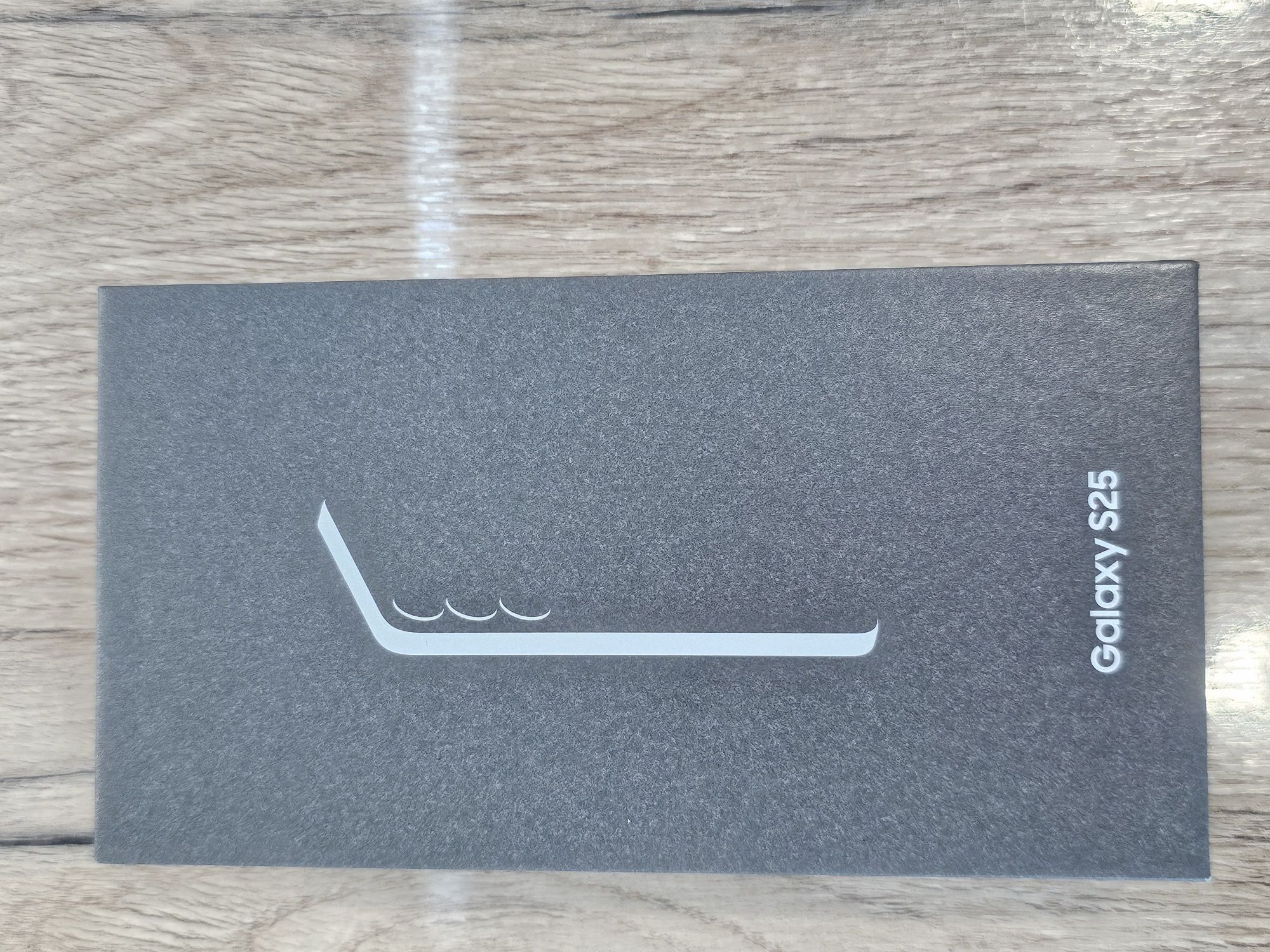 Samsung S25 128 bg нов