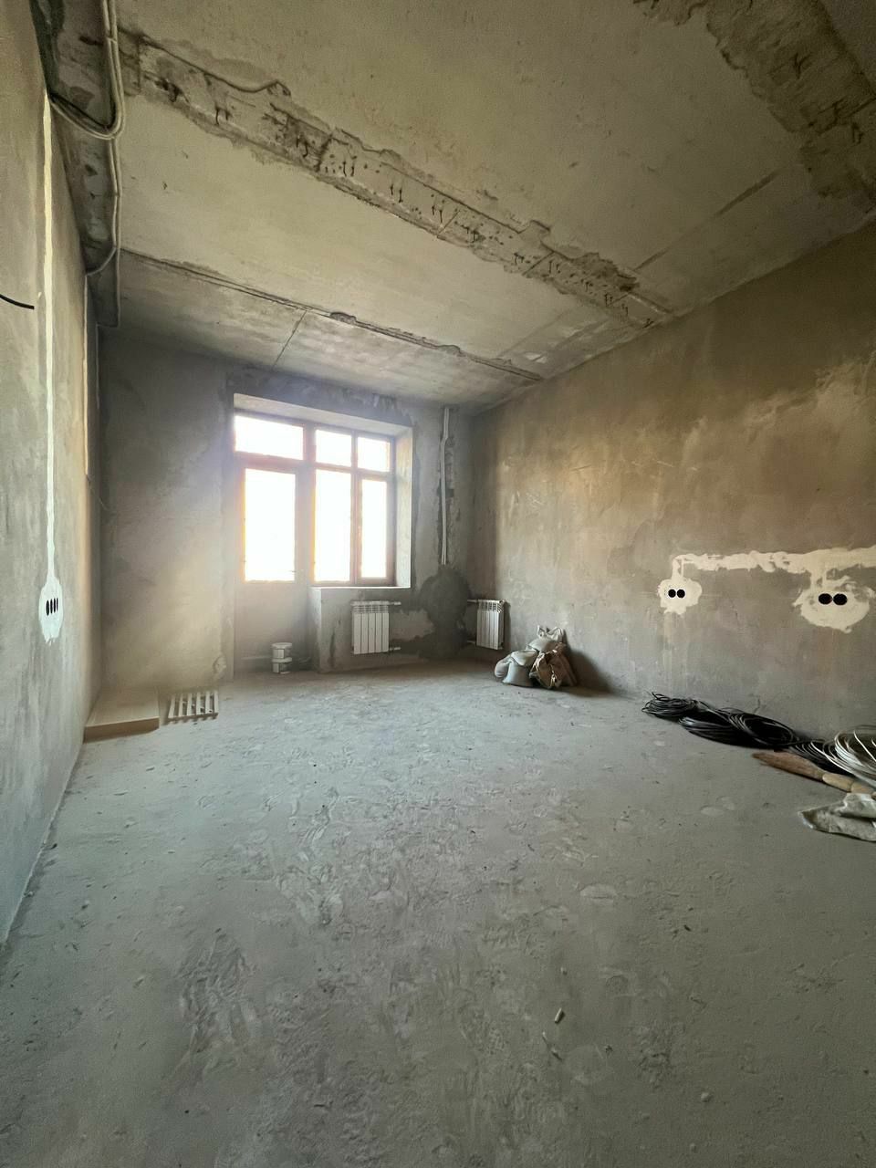 Продаётся кв-ра в новостройке Етти Чинор 4 -х комн Юнусабадский район