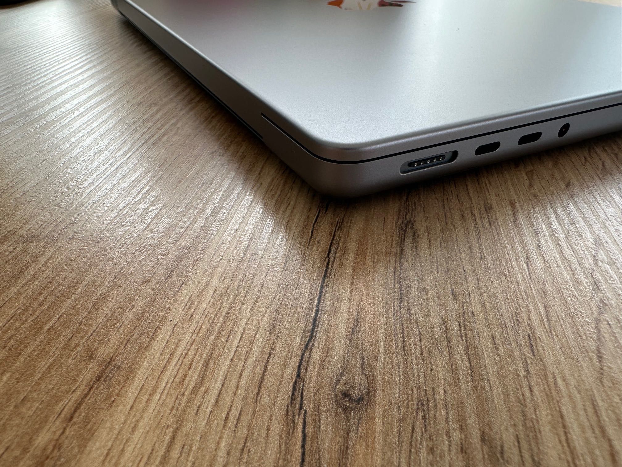 MacBook Pro 14" M1 PRO 8-CPU, 14-GPU, 32RAM, 512SSD