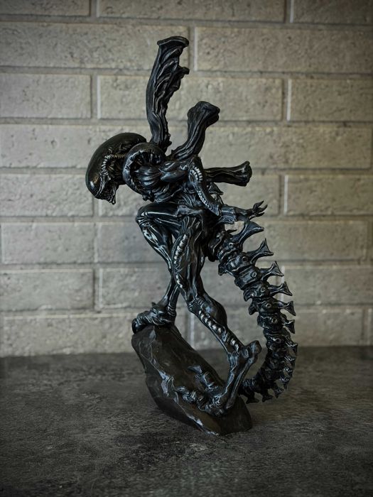 Figurină Alien (Xenomorph) – 40 cm, vopsită manual