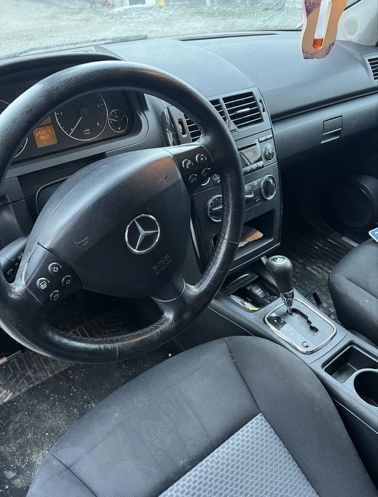 Dezmembrez mercedes a class