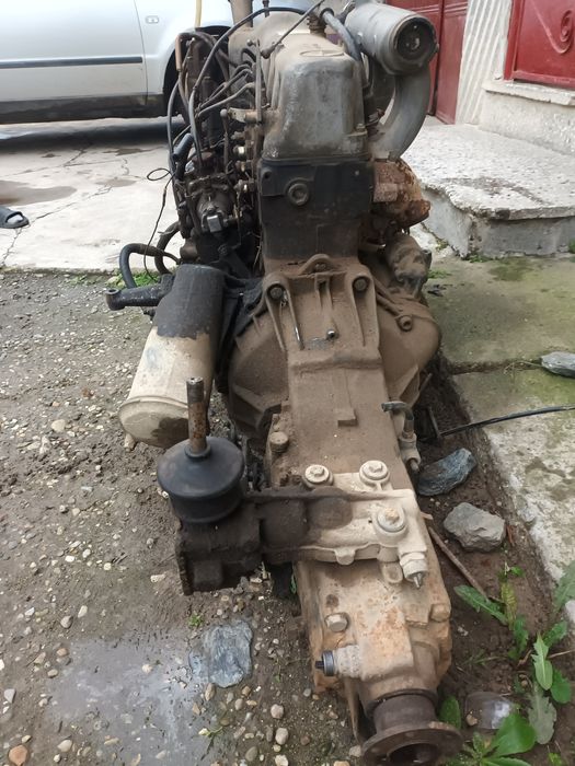 Vând motor mercedes benz detali la tel
