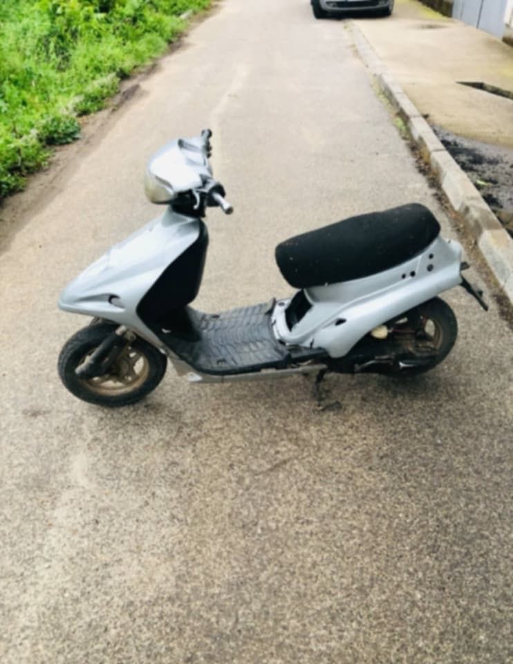 Продавам скутер Yamaha Jog 55cc