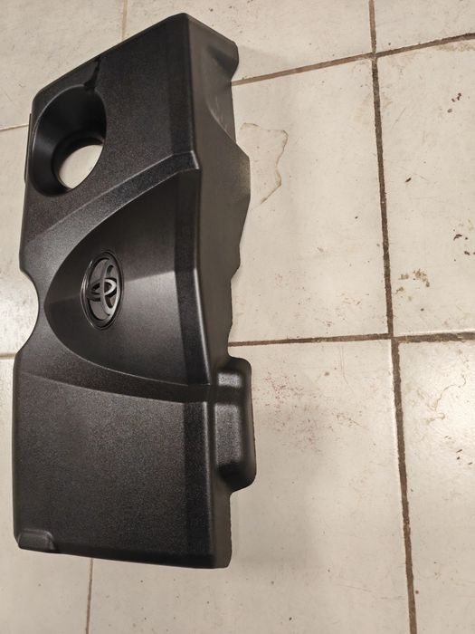 Декоративен капак на двигателя за Тойота РАВ 4, 2019-2025 г.