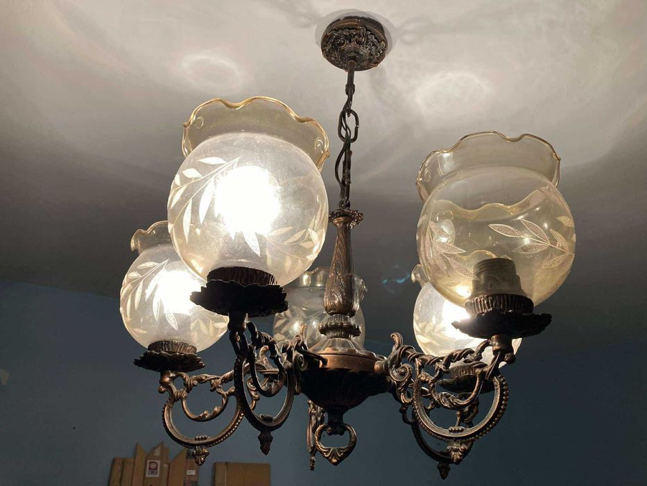 Старинен полилей