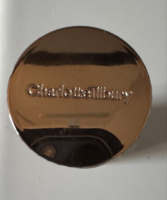 Fond de ten Charlotte Tilbury + cadou