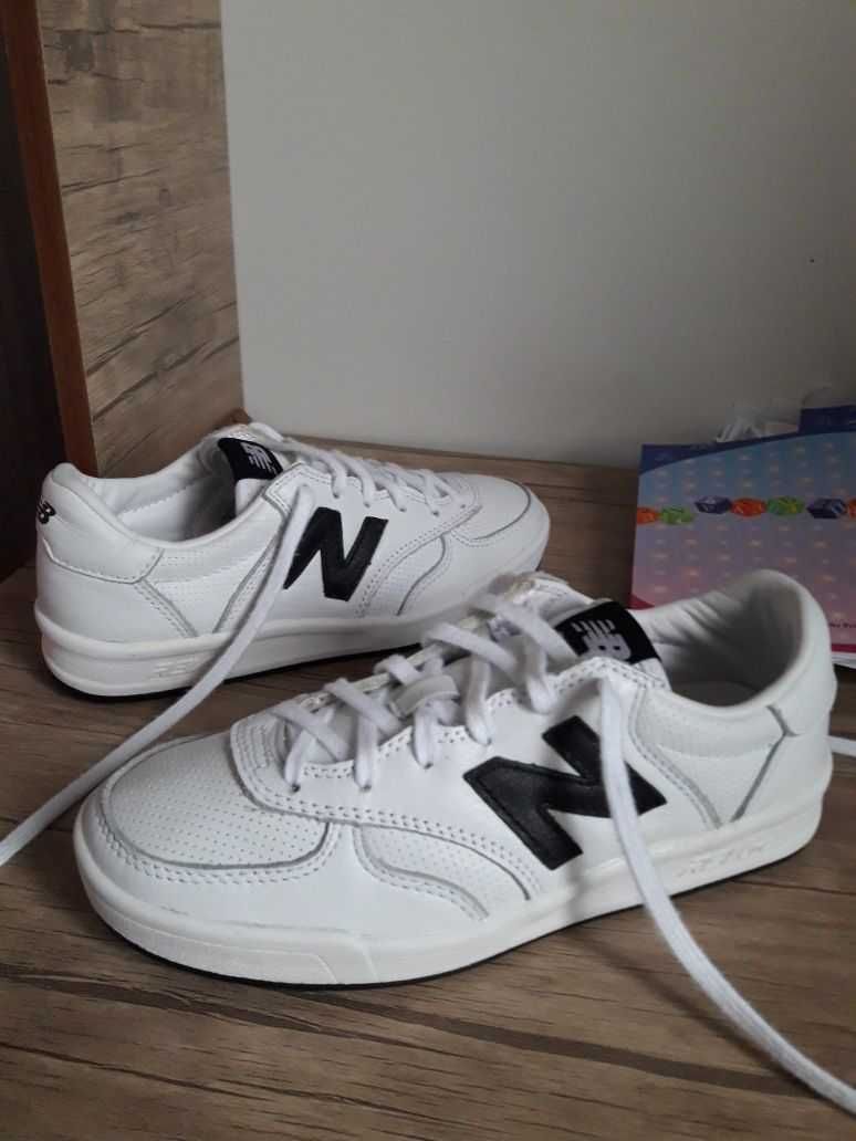 Продаю кроссовки New Balance 300, оригинал, размер 36,5 (23,2 см)