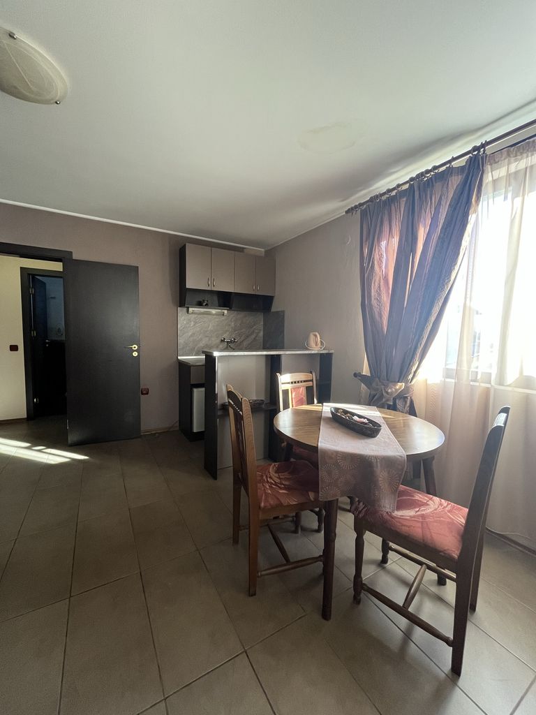 Продава се Къща в Тетевен - 420 кв.м за 834 €/кв.м - Снимка #4
