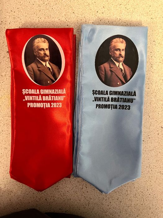 Robe-toci-esarfe-festivitati de absolvire