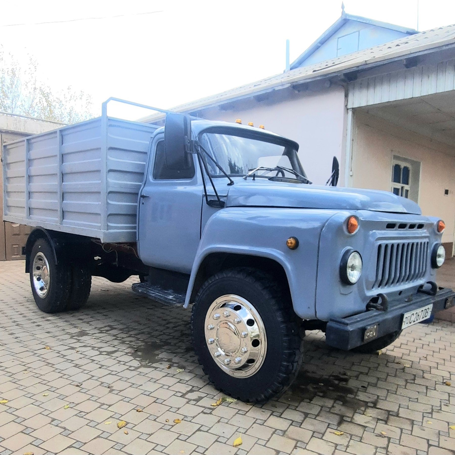 Gaz 5204 sotiladi