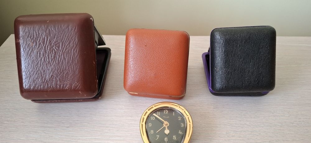 4 Ceasuri mecanice de voiaj