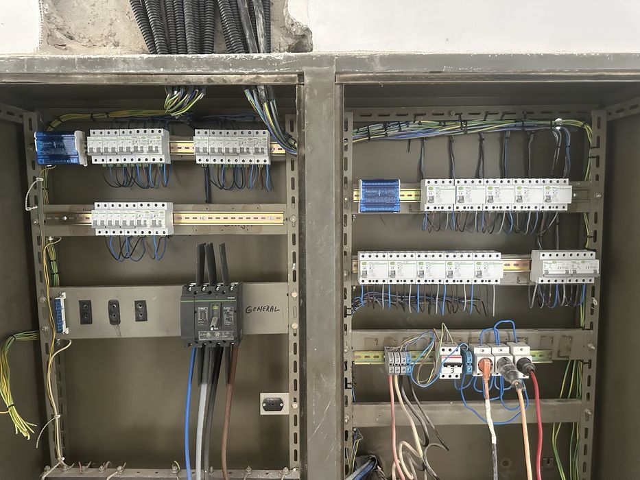 Execut instalatii electrice industriale si rezidentiale