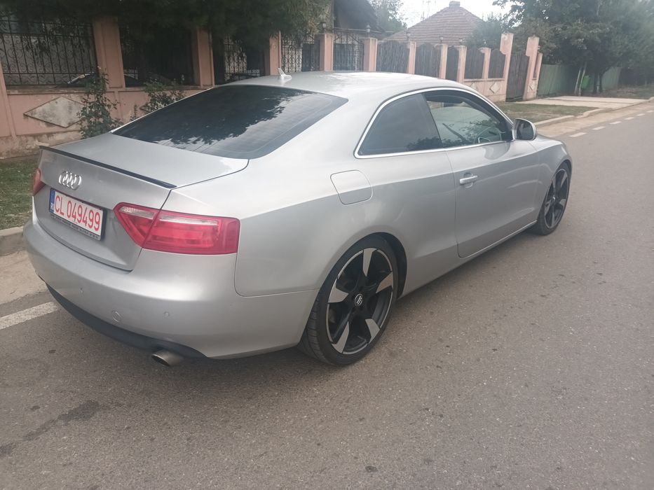 Vând Audi a 5 Motor 2.7