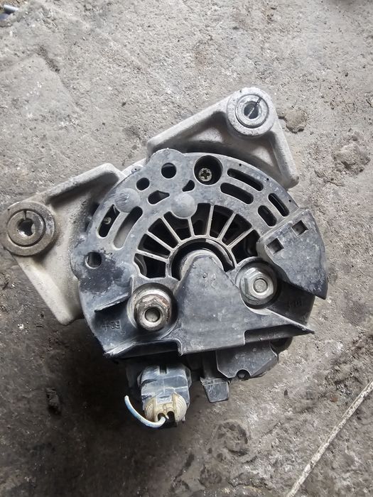 Alternator – Opel Astra H / Zafira B 1.6 16V (Z16XEP) –