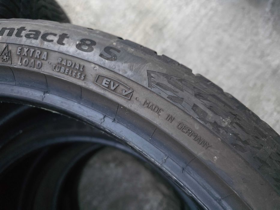 2бр Зимни гуми 275 35 22 - Continental - DOT 2024