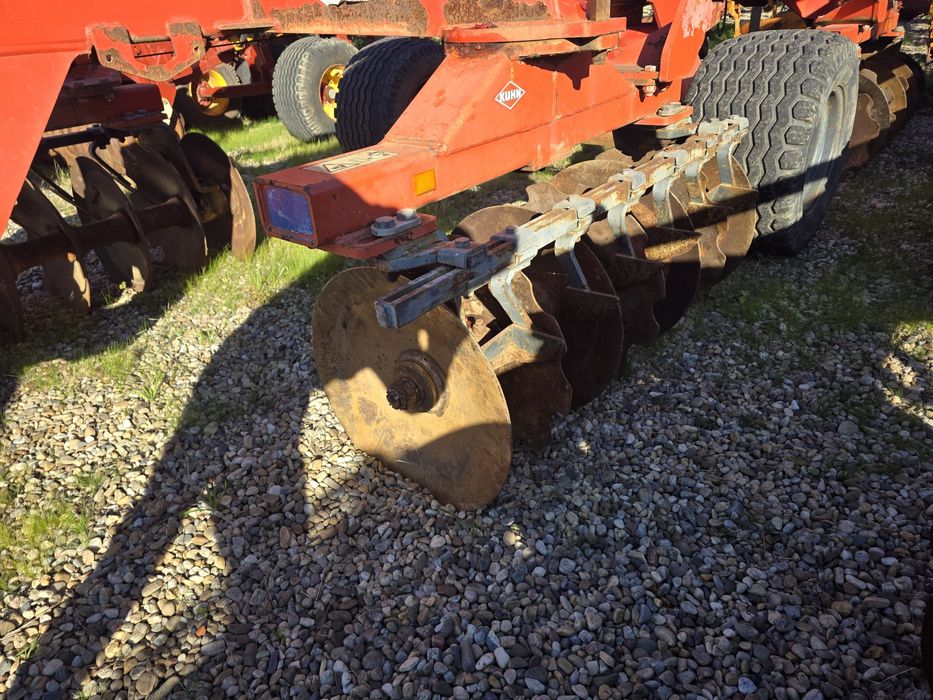 kuhn discover xm 28 disc plug freza grebla remorca