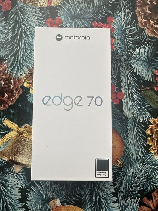 НЕОТВАРЯН Motorola Edge 70 12/512gb Сив или Зелен