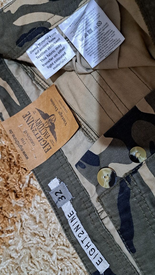 Pantaloni scurti camuflaj,noi,eticheta,sport