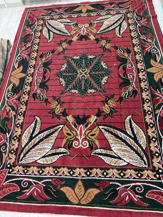 Ковры в хорошем состоянии, размером 3х4