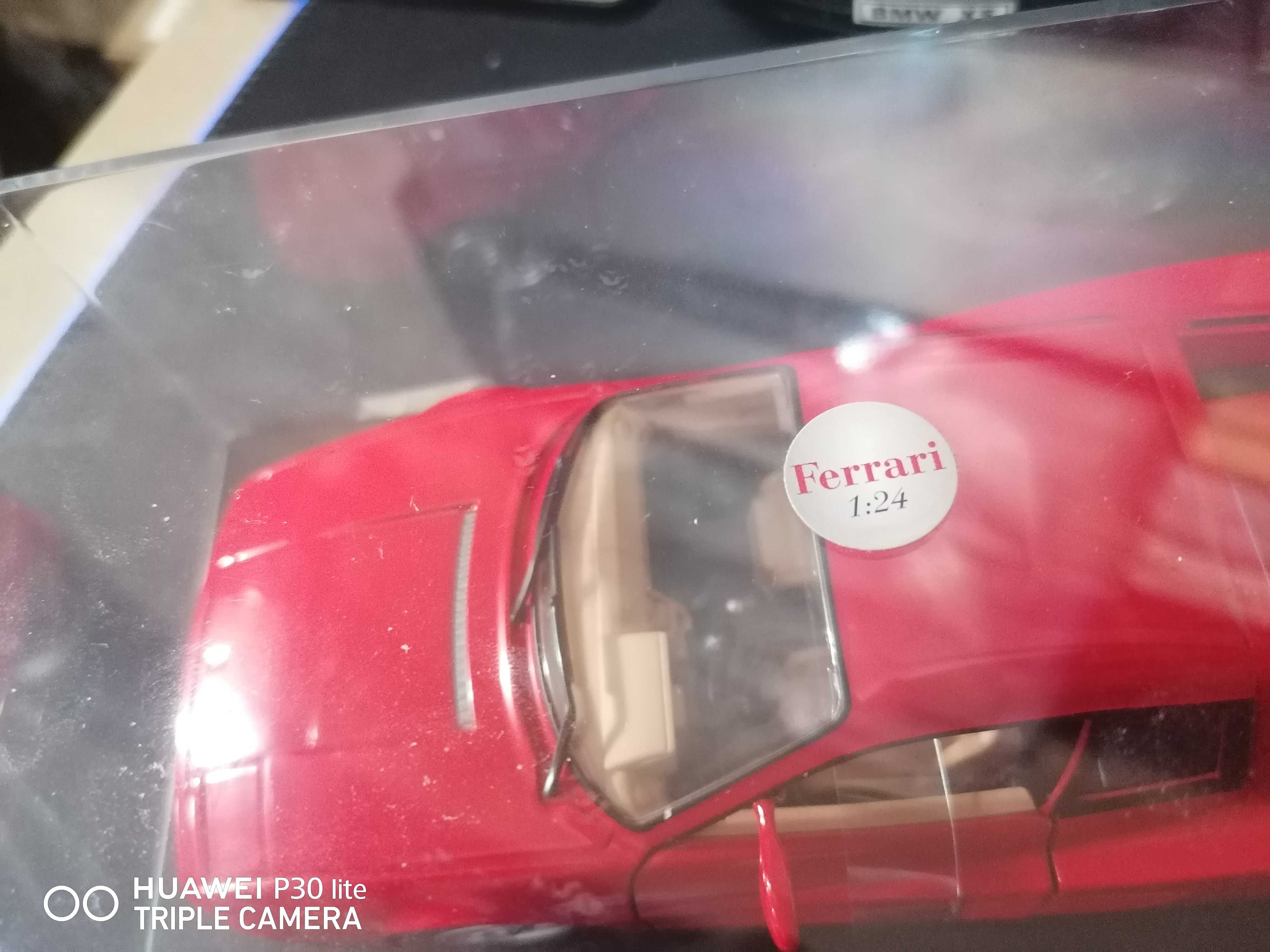 Bburago Ferrari - Testarossa - 1984 1/24