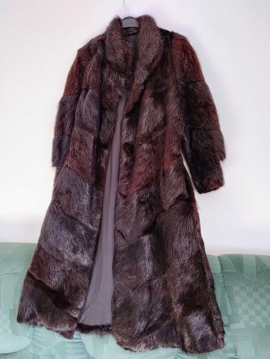 Haina/mantou elegant din blana de nutrie - produs in Polonia