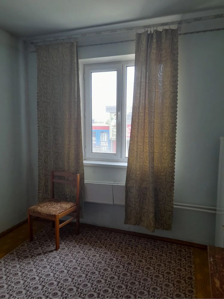 Продается 3-х комн. квартира, в центре Гулистана.