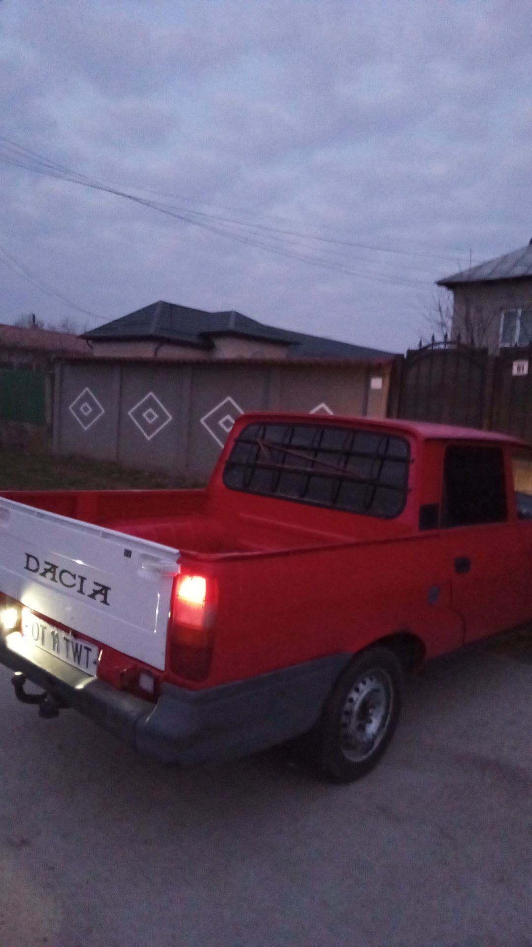 Vând sau schinb Dacia papuc