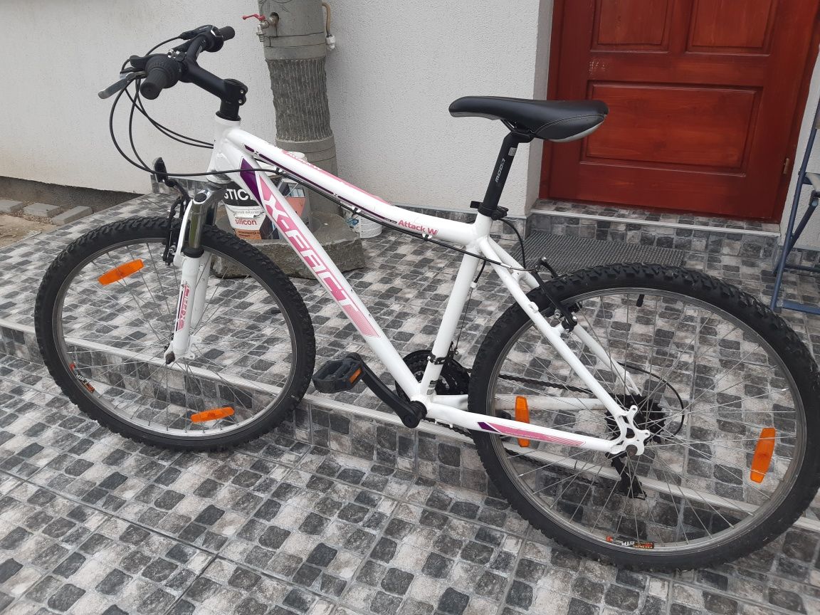 Bicicleta damă cadru aluminiu roti 26 18 viteze