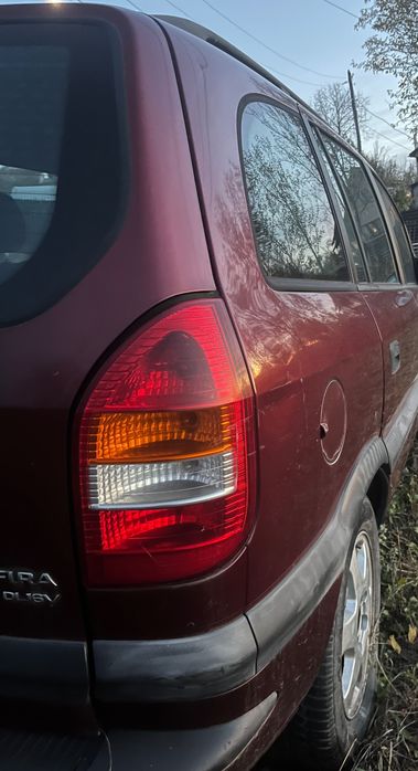 Vand Opel Zafira cu motor defect
