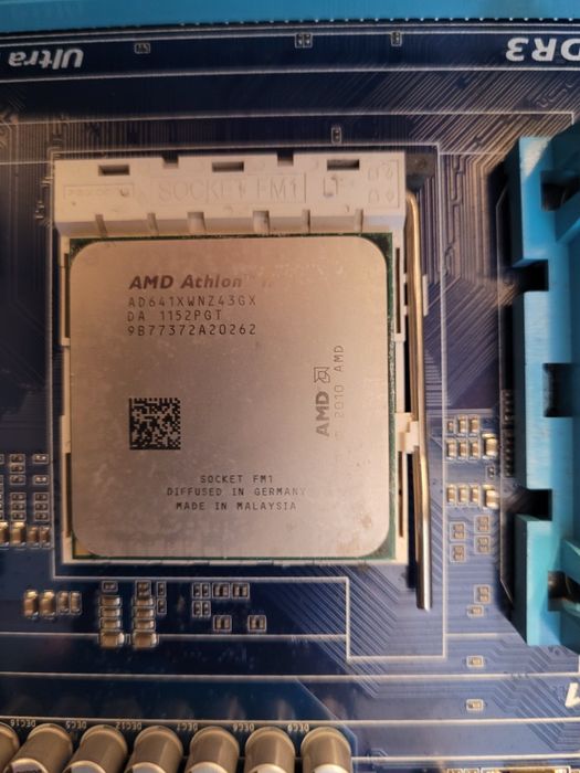 Kit MB Gigabyte GA-A75M-S2V FM1,Athlon II X4 641,8Gb DDR3 la 1600Mhz,C