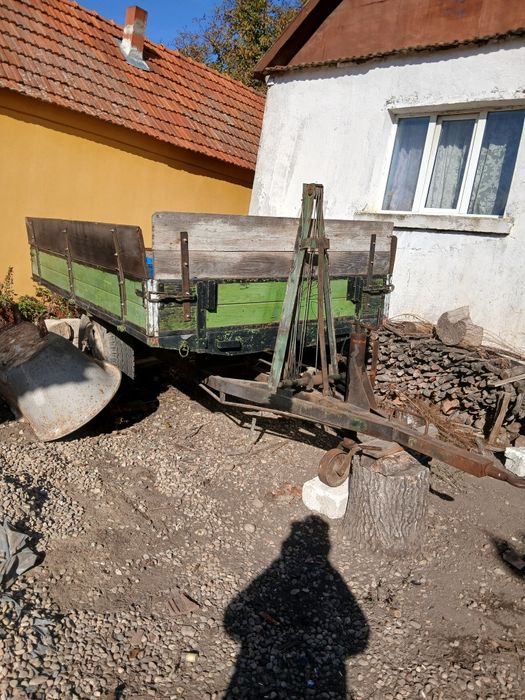 Vând tractor, remorca și plug