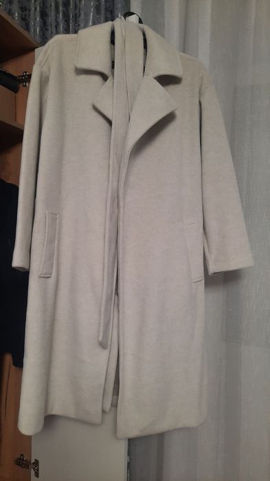 Продам пальто весеннее