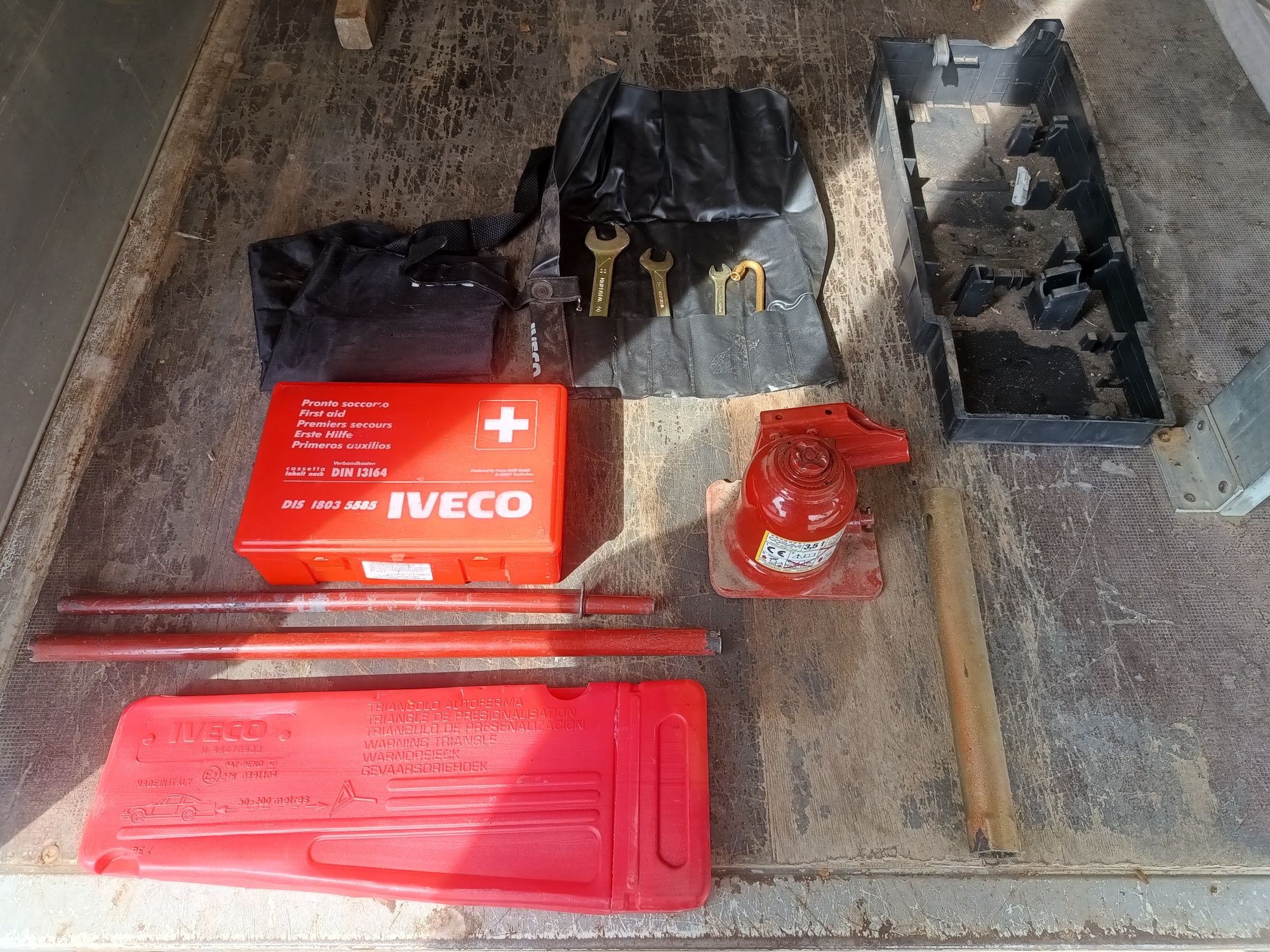ПЪЛЕН Авариен Комплект ОРИГИНАЛЕН за Iveco Daily