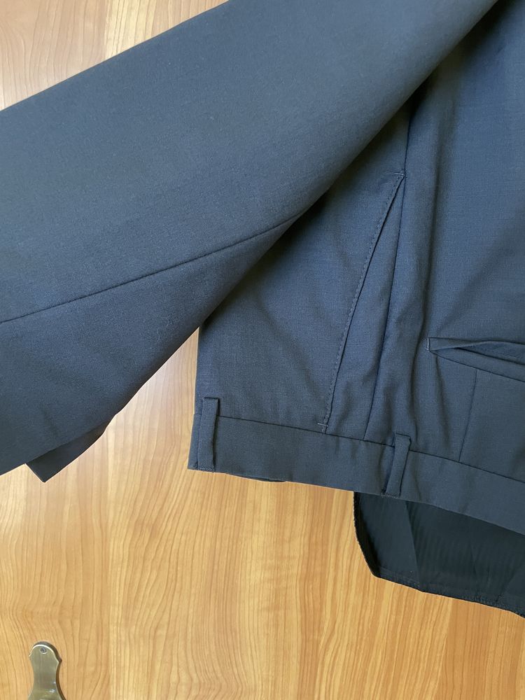 Pantaloni barbati “Strellson Premium” 100% lâna, mărimea 46 -S,