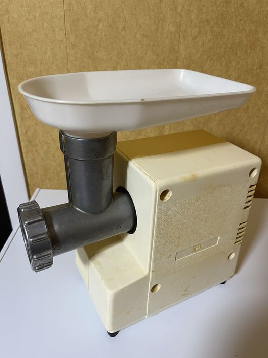 Мясорубка электрическая