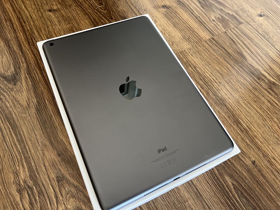 Apple Ipad 9 (2020) + apple pen 1 gen + apple keyboard folio