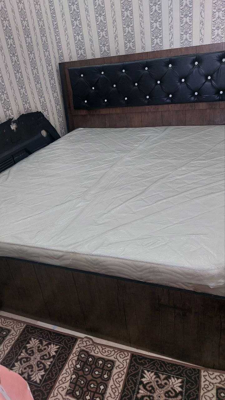 Divan sotiladi yaxshi sifatli