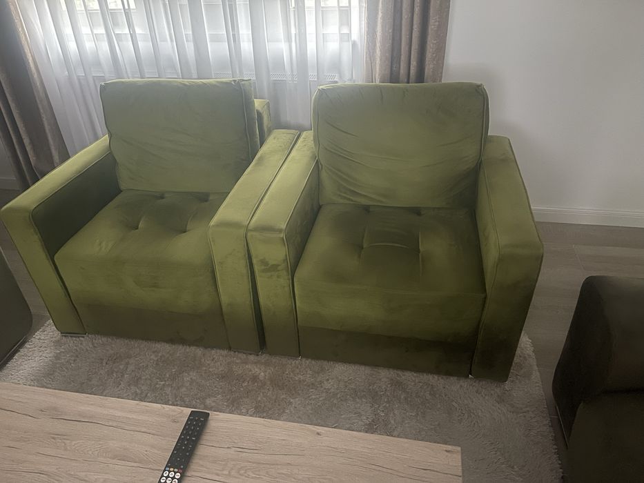 Vand doua fotolii catifea verde