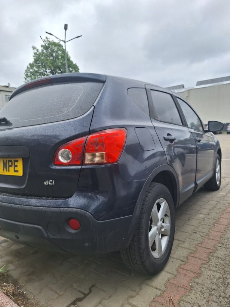 Dezmembrez nissan qashqai 2.0 dci