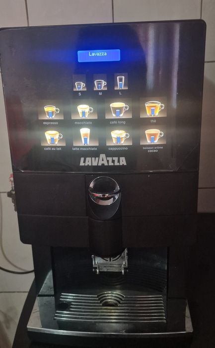 Se vinde aparat cafea Lavazza blue 2600