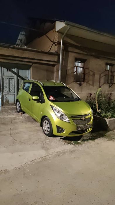 Продам срочно Спарк автомат машину