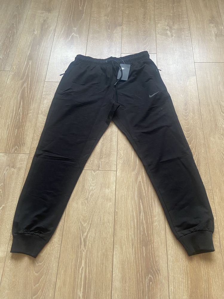 Pantaloni Trening Nike marimea M,L,XL,XXL