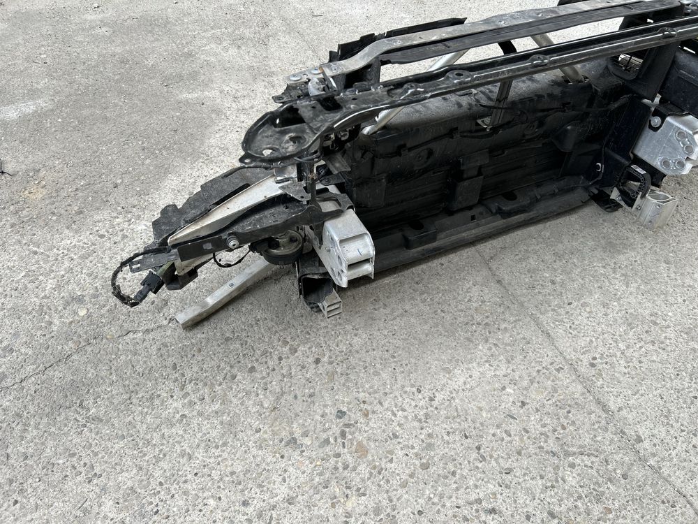 Trager bmw G20 G21 seria 3 Armatura / suport far / grile active