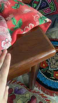 Стол деревянный проочный или средний стол