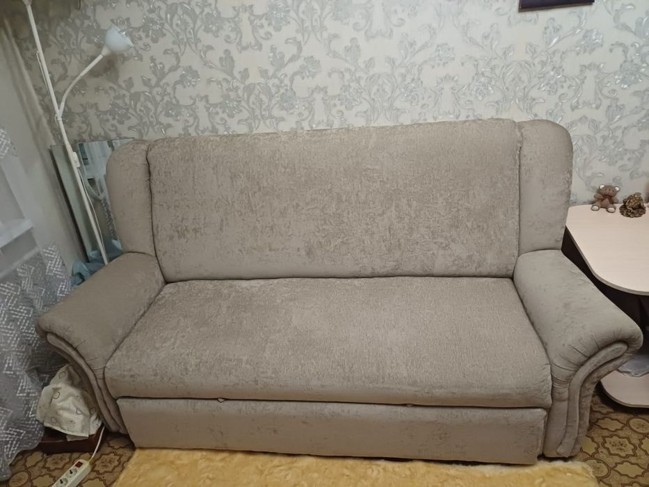 Продам диван в хорошем состоянии