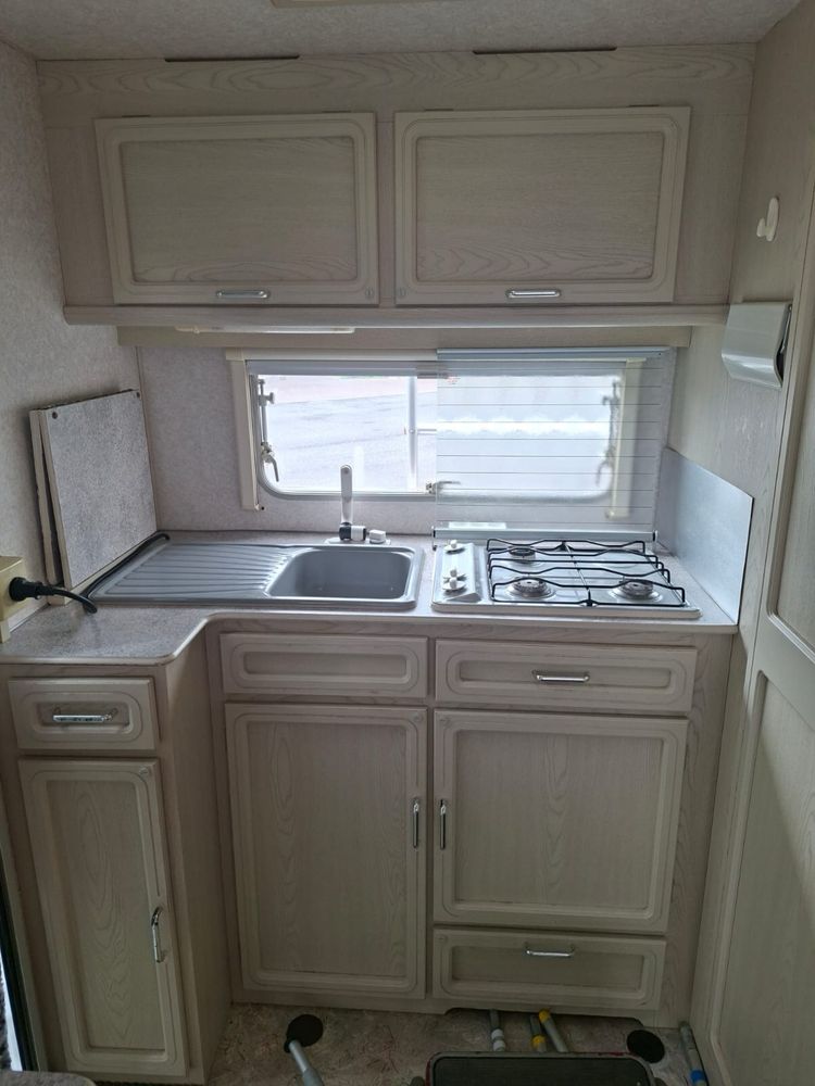 Продава се каравана SPRITE 390/1