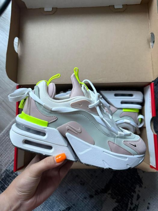 Дамски маратонки Nike