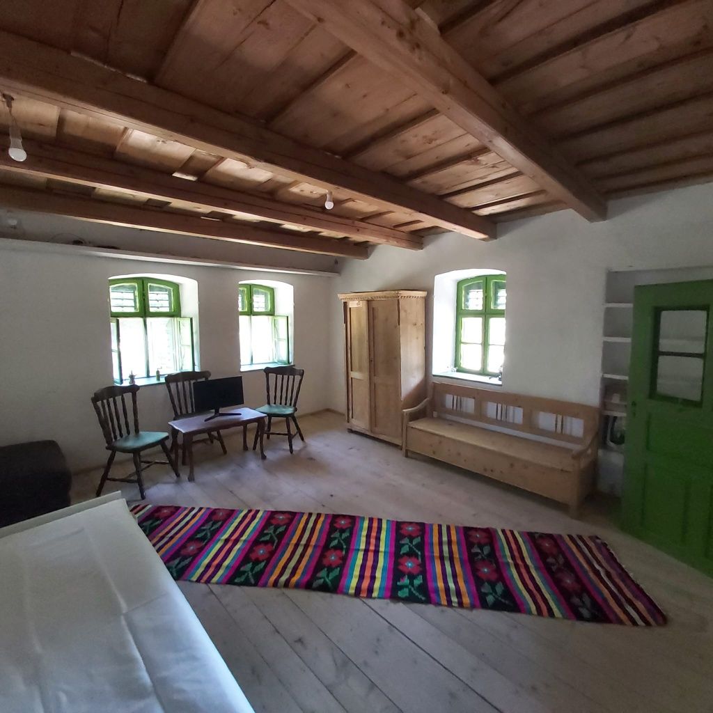De vânzare casa tradițională Localitatea Comăna de Sus, Brașov .