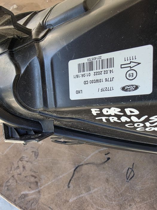 Ford transit connect courier 2016 ляв фар