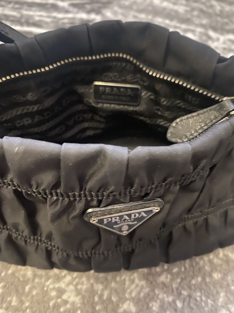 PRADA Tessuto Nylon Gaufre Shoulder Bag Noir